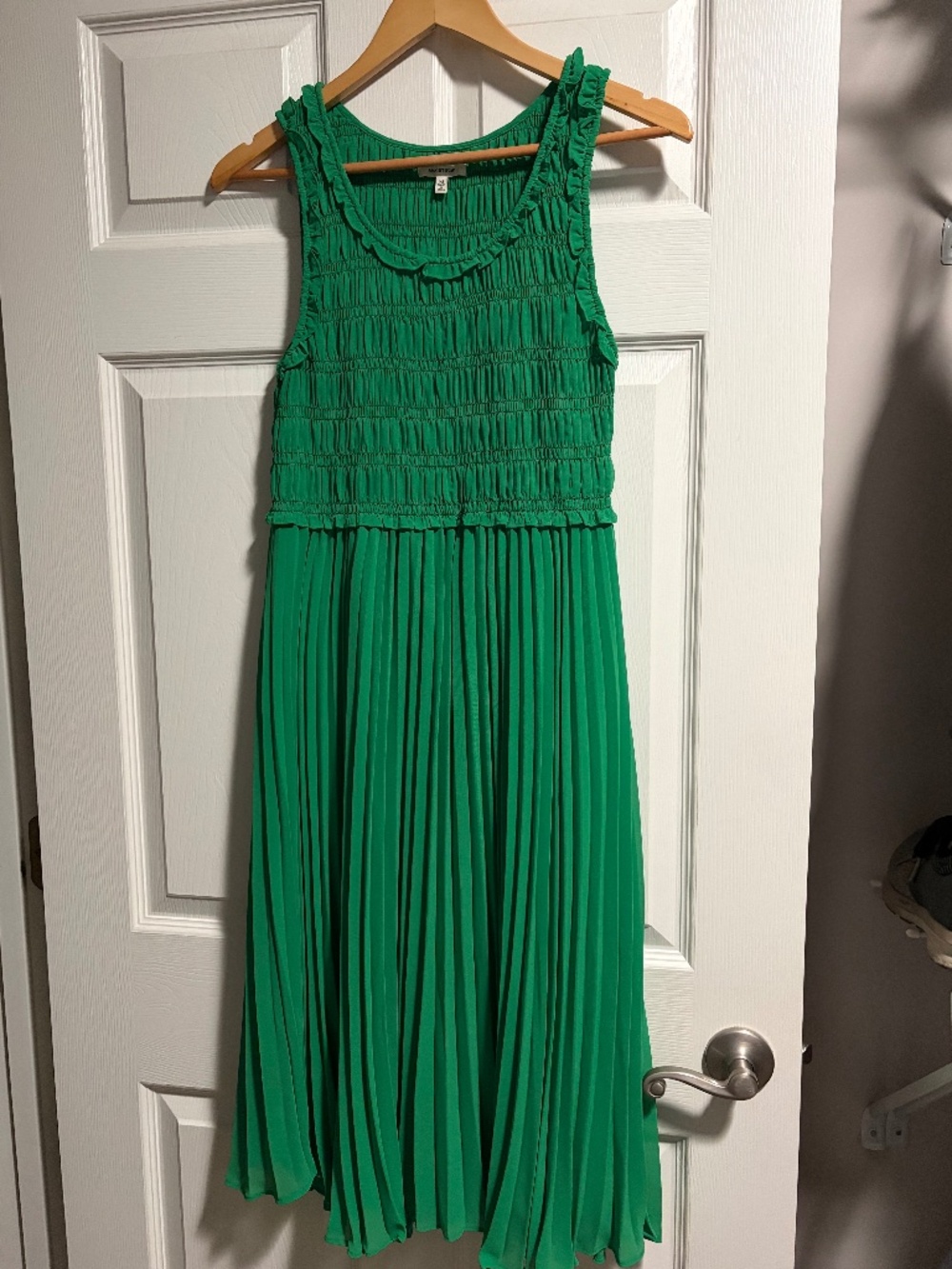 Max studio green sleeveless dress